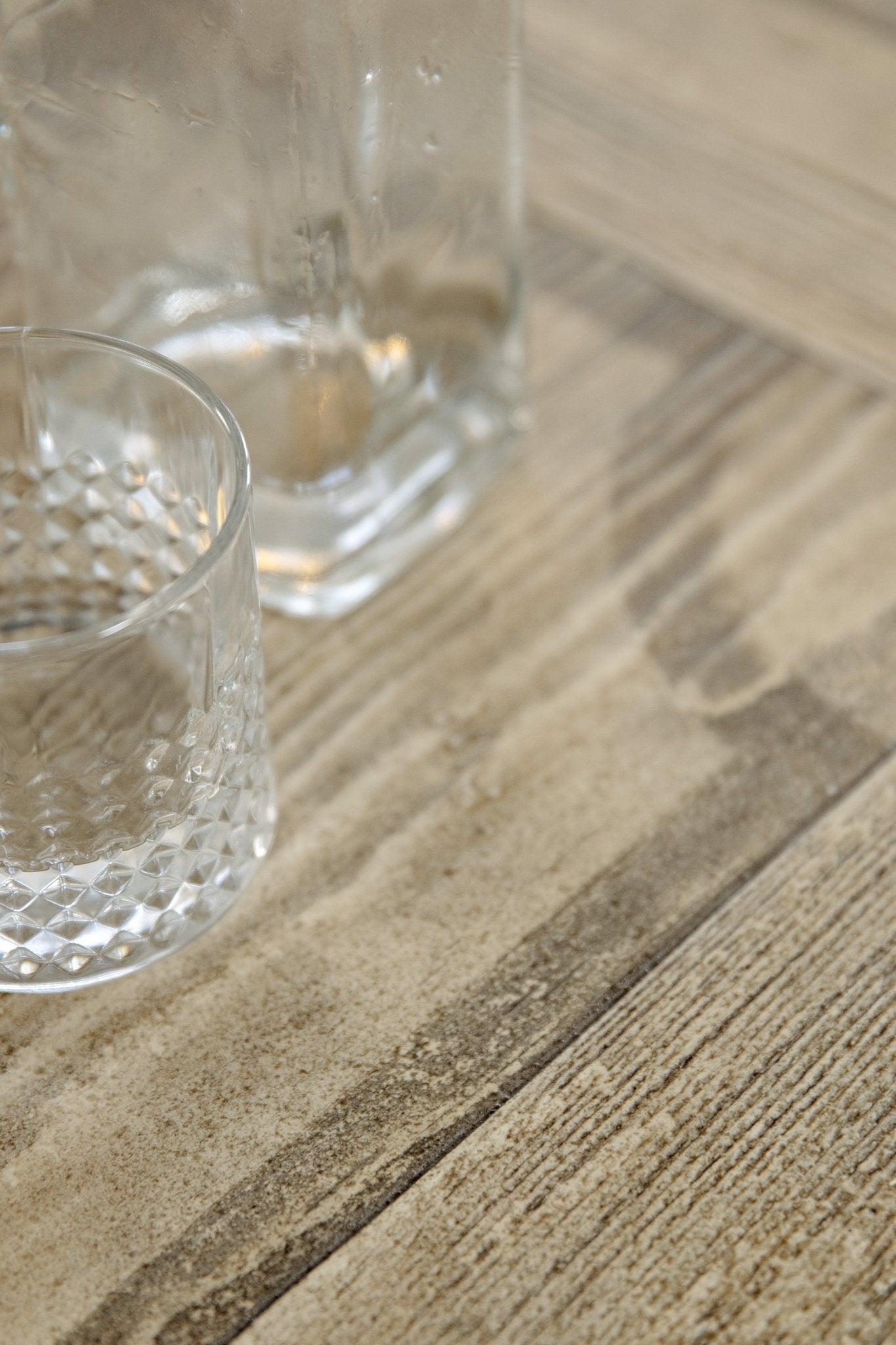 HookerCiao Bella 84in Trestle Table with 2 - 18in Leaves - Flaky White/Black