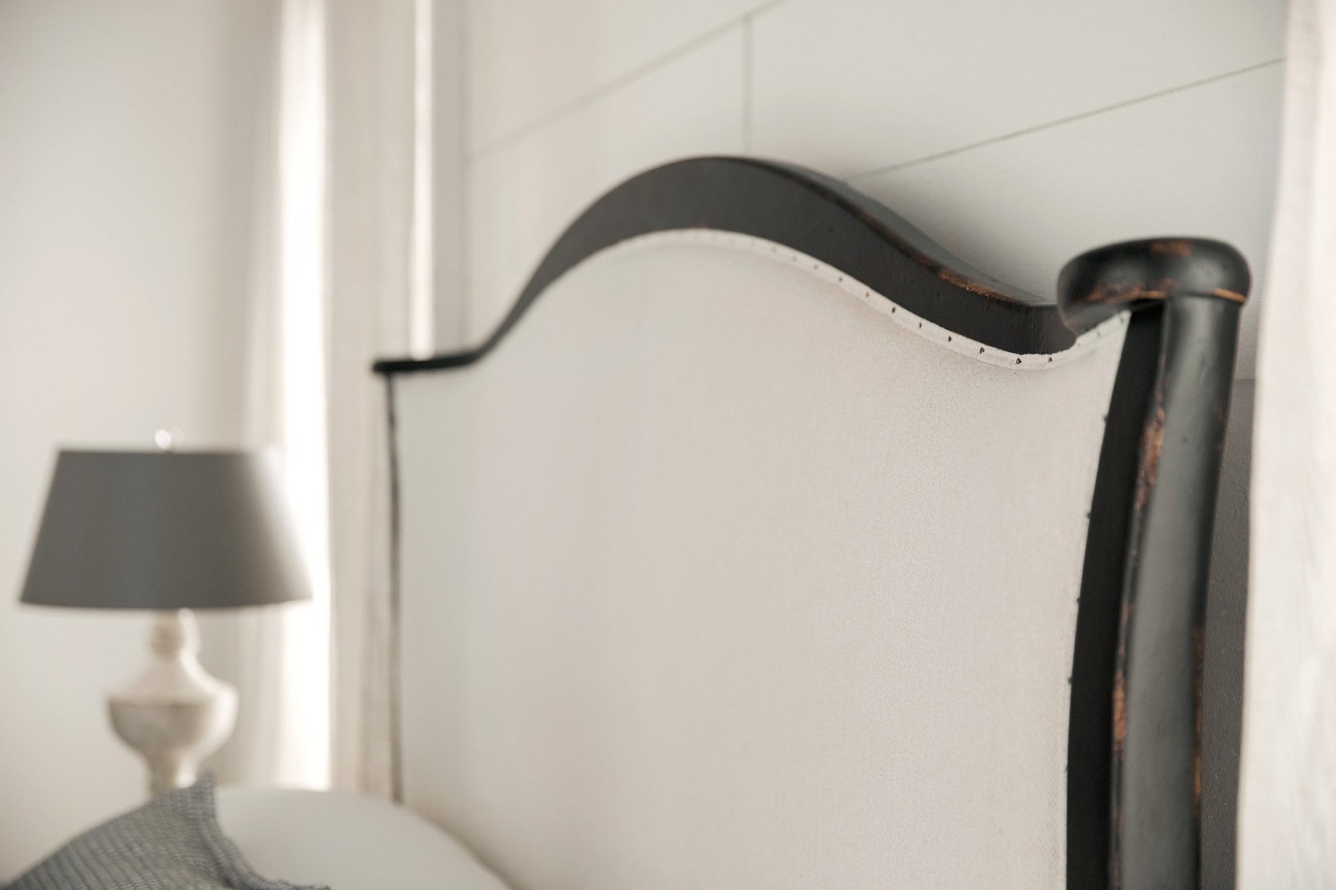 HookerCiao Bella Cal King Upholstered Bed - Black