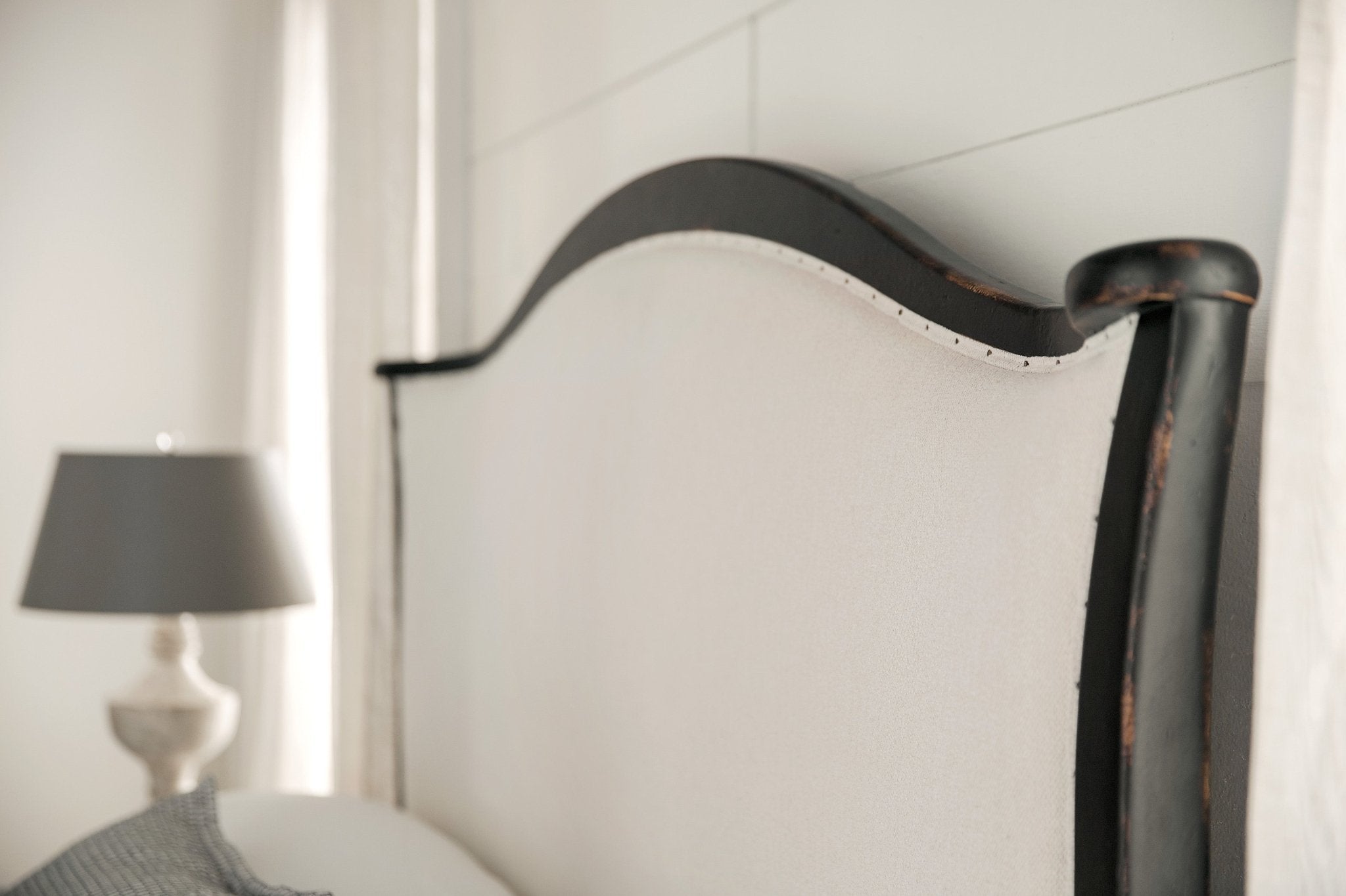 HookerCiao Bella Cal King Upholstered Bed - Black