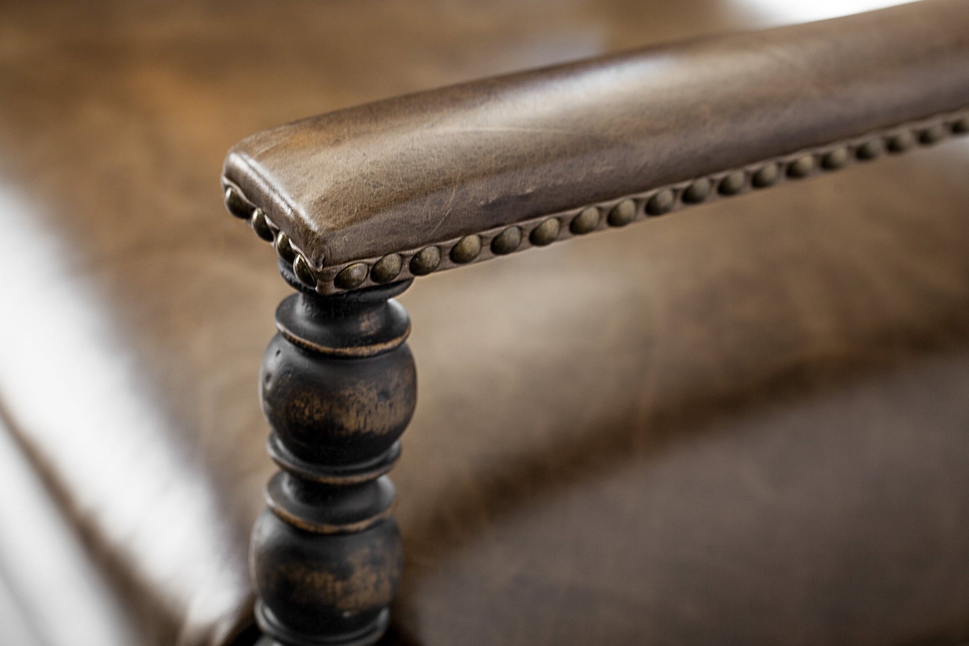 HookerHill Country Comfort Upholstered Arm Chair