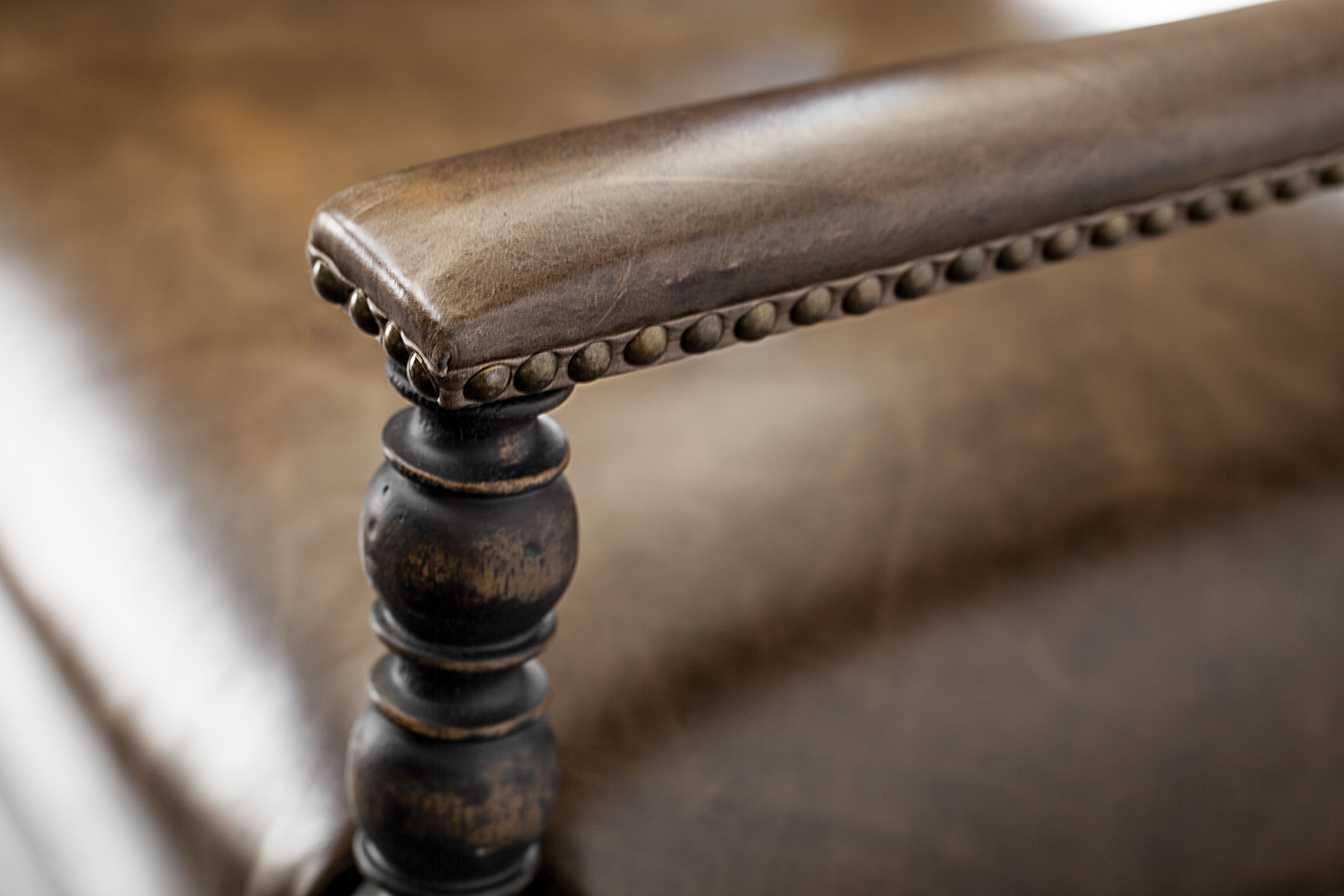 山地舒适软垫扶手椅