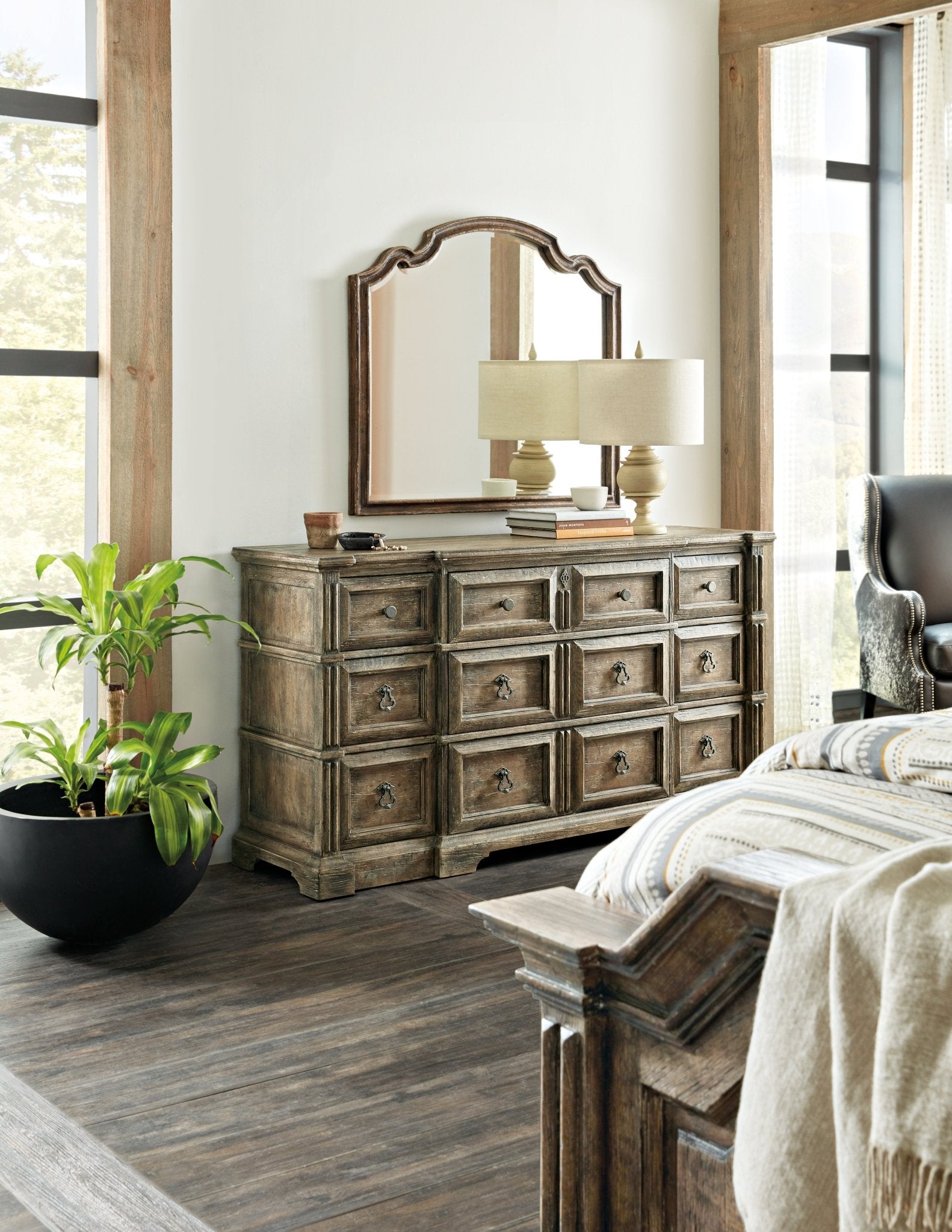 HookerLa Grange Rolling Hill Nine - Drawer Dresser