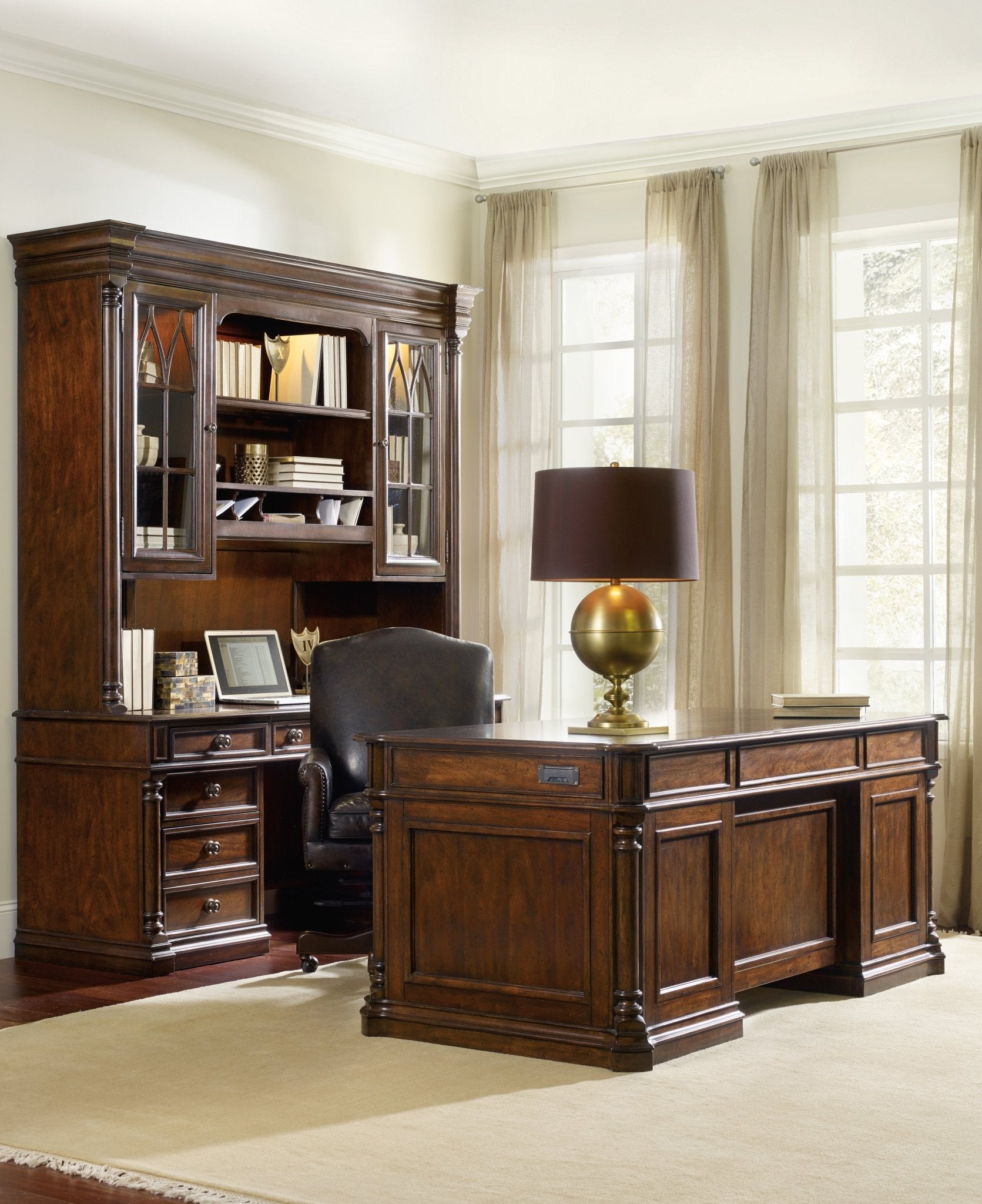 HookerLeesburg Executive Desk
