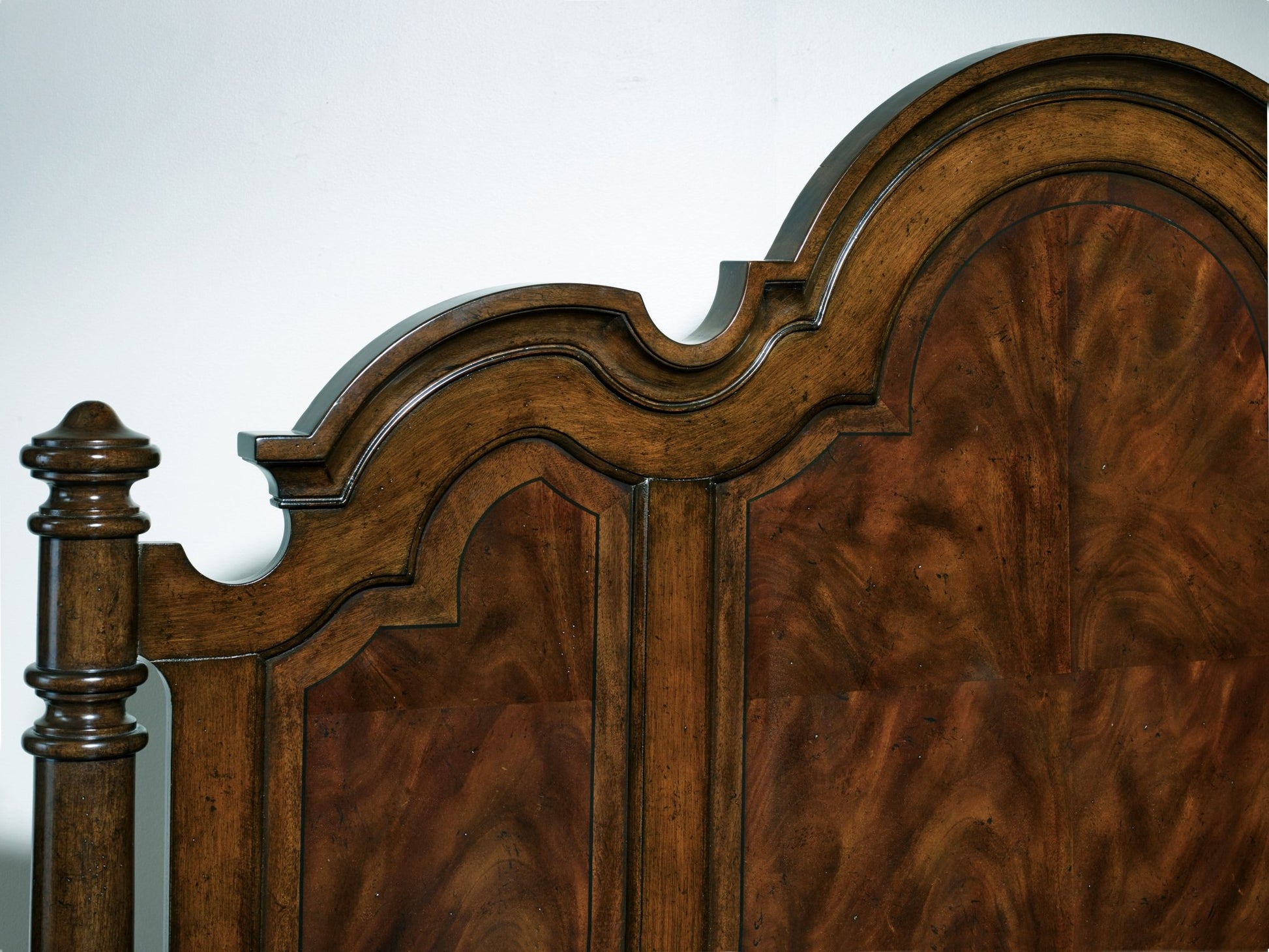 HookerLeesburg King Poster Bed