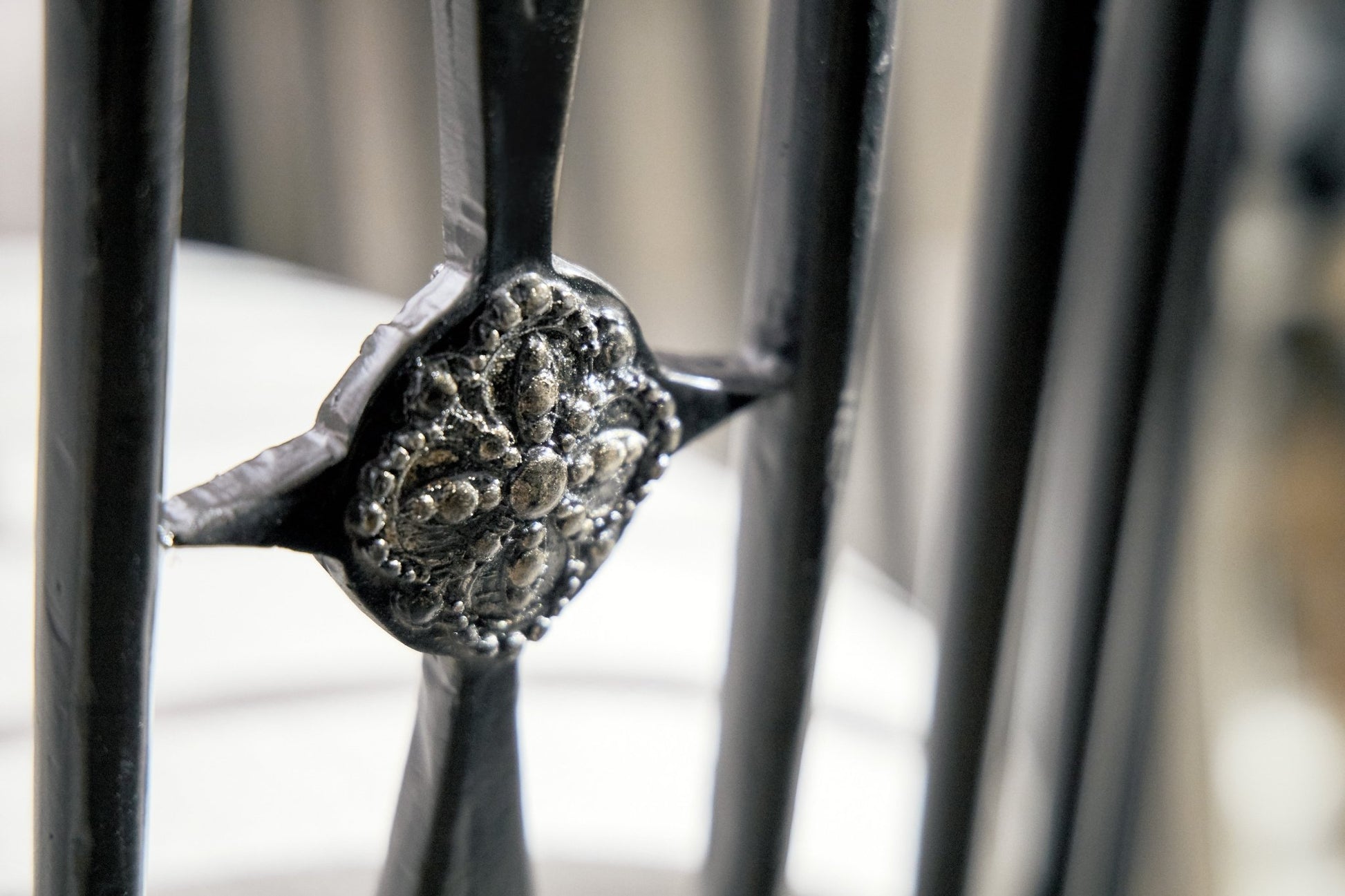 HookerSanctuary Couture Host Chair