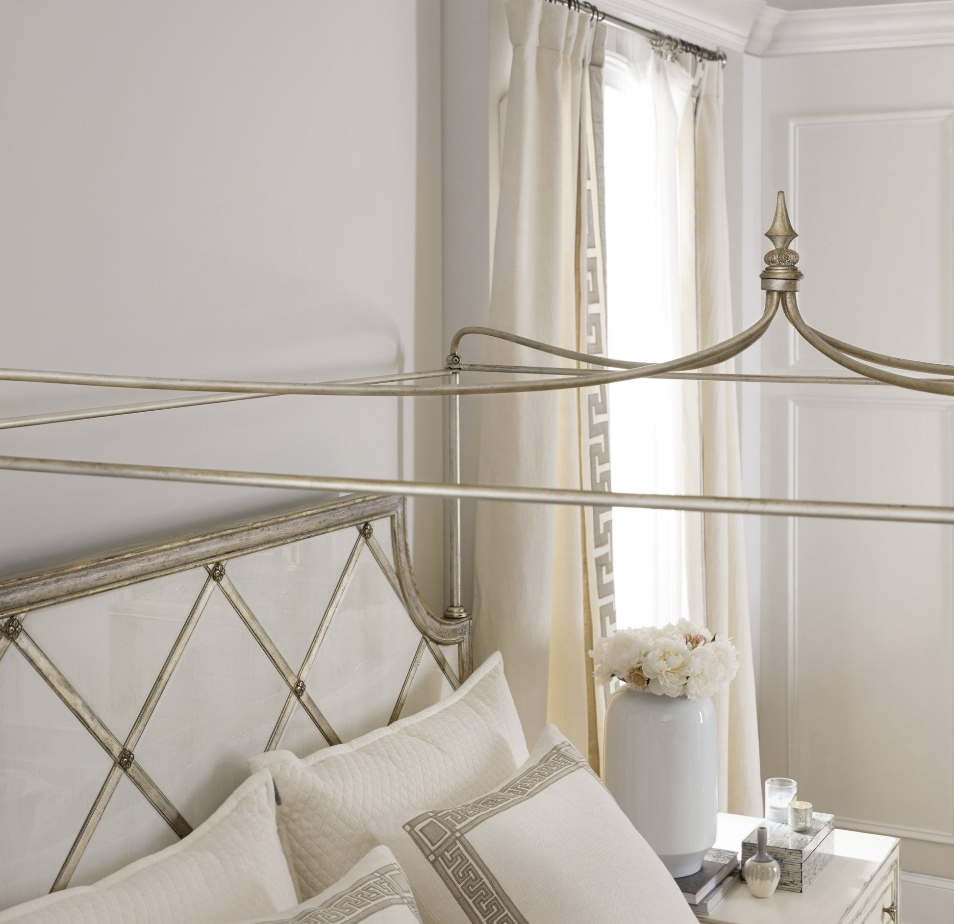 HookerSanctuary Diamont Canopy King Panel Bed