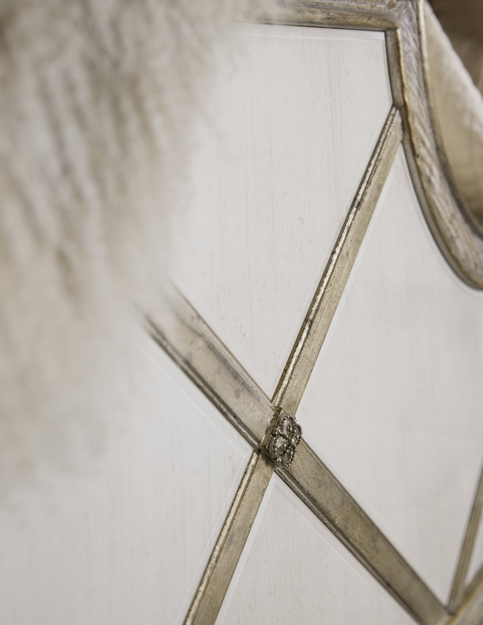 HookerSanctuary Diamont Canopy King Panel Bed