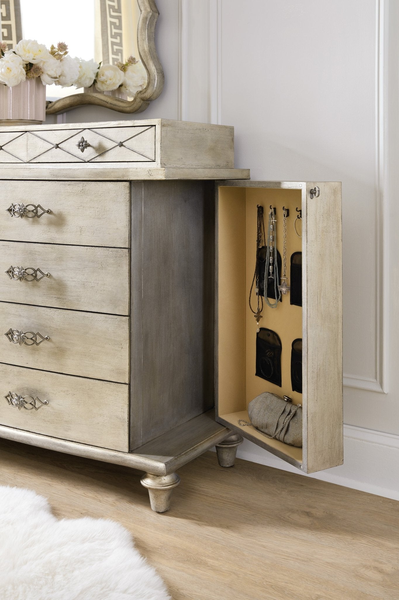 HookerSanctuary Diamont Dresser