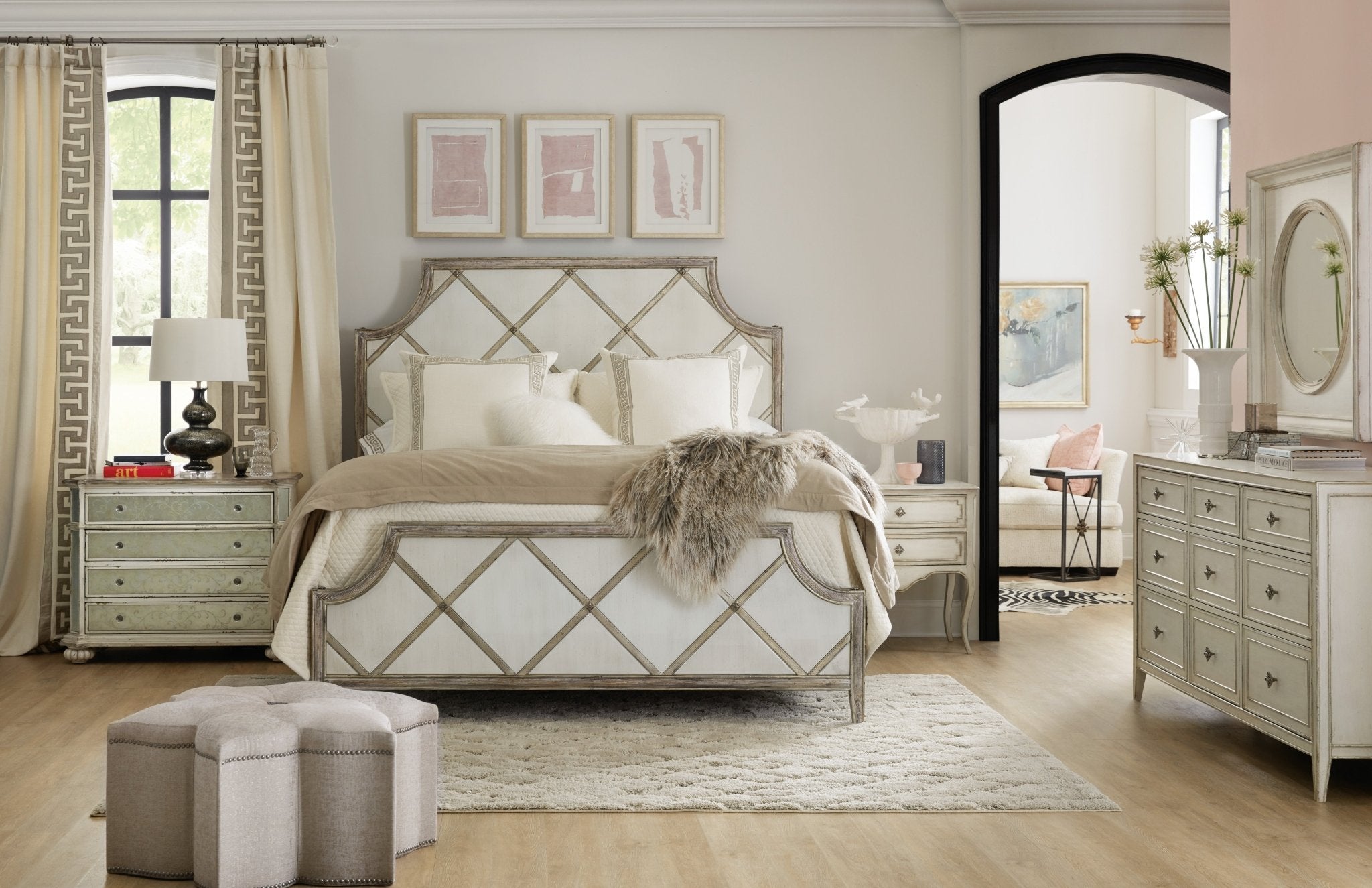HookerSanctuary Diamont King Panel Bed