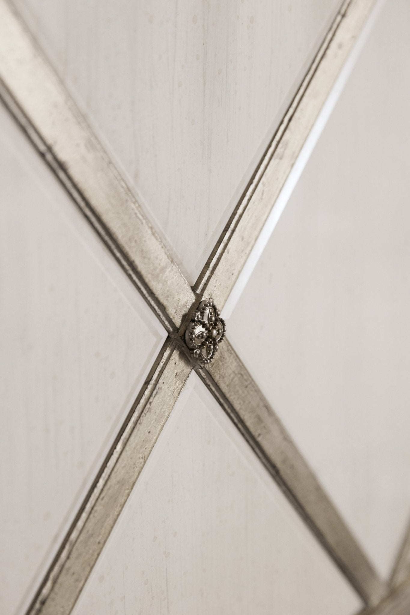 HookerSanctuary Diamont King Panel Bed