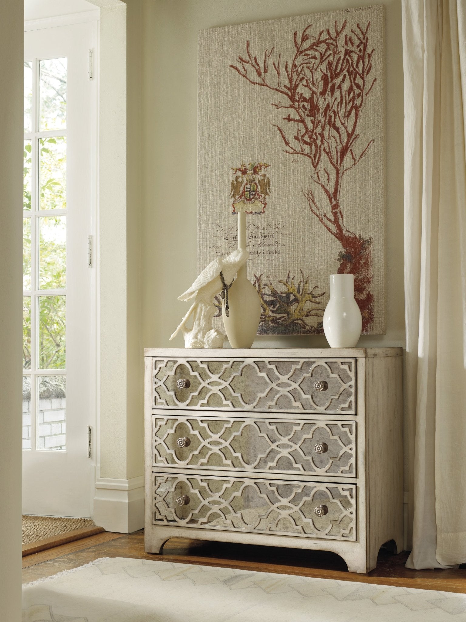 HookerSanctuary Fretwork Chest - Pearl Essence