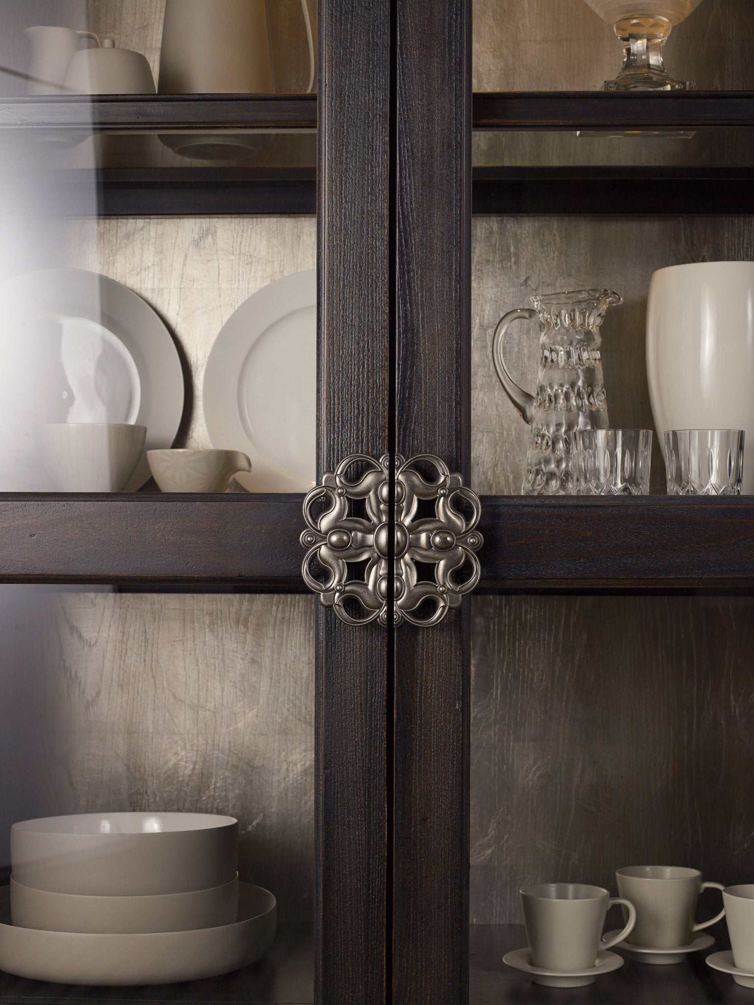 HookerSanctuary Glass Bunching Curio - Ebony Antiqued Oak