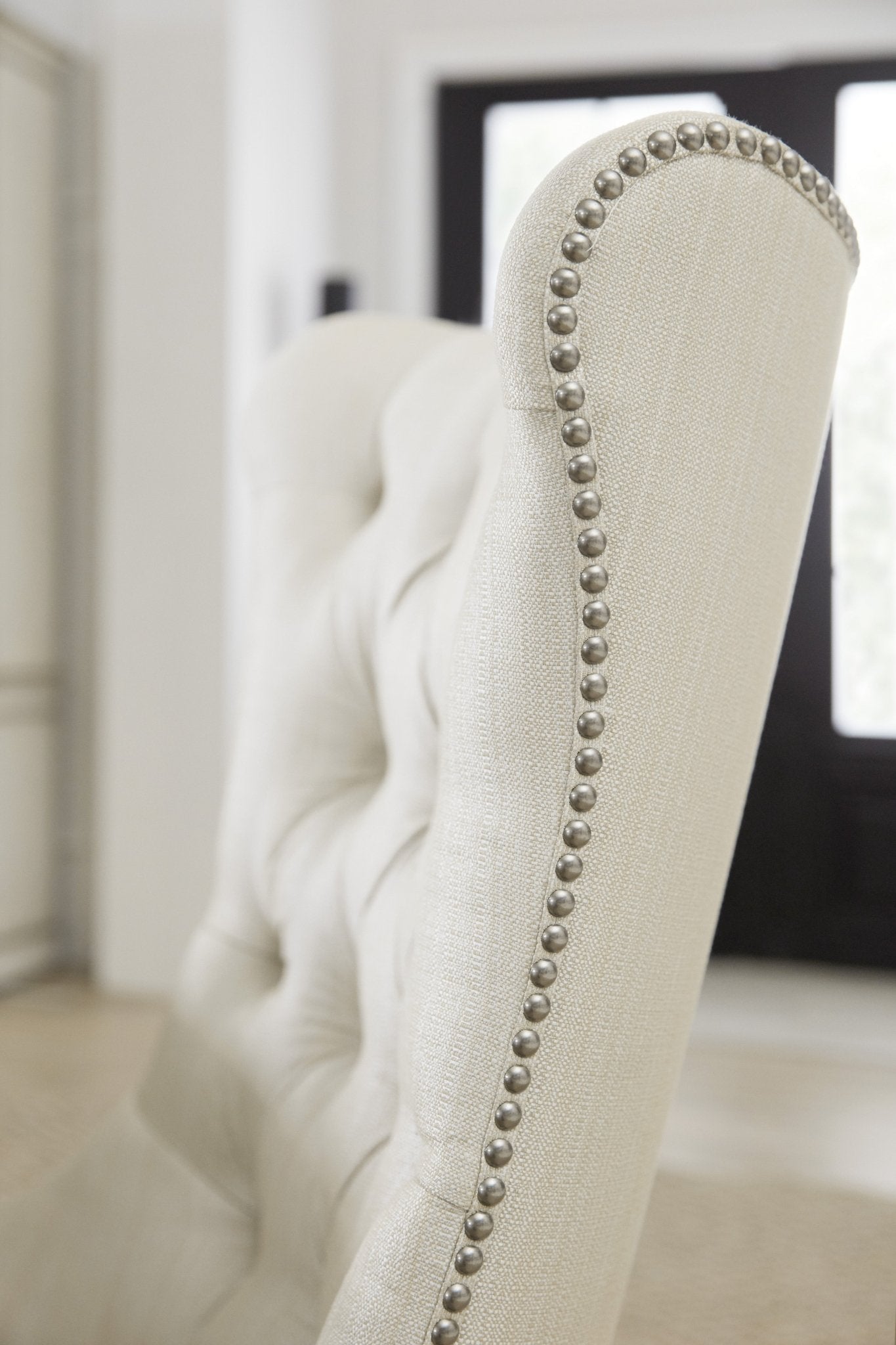 HookerSanctuary Hostesse Upholstered Chair