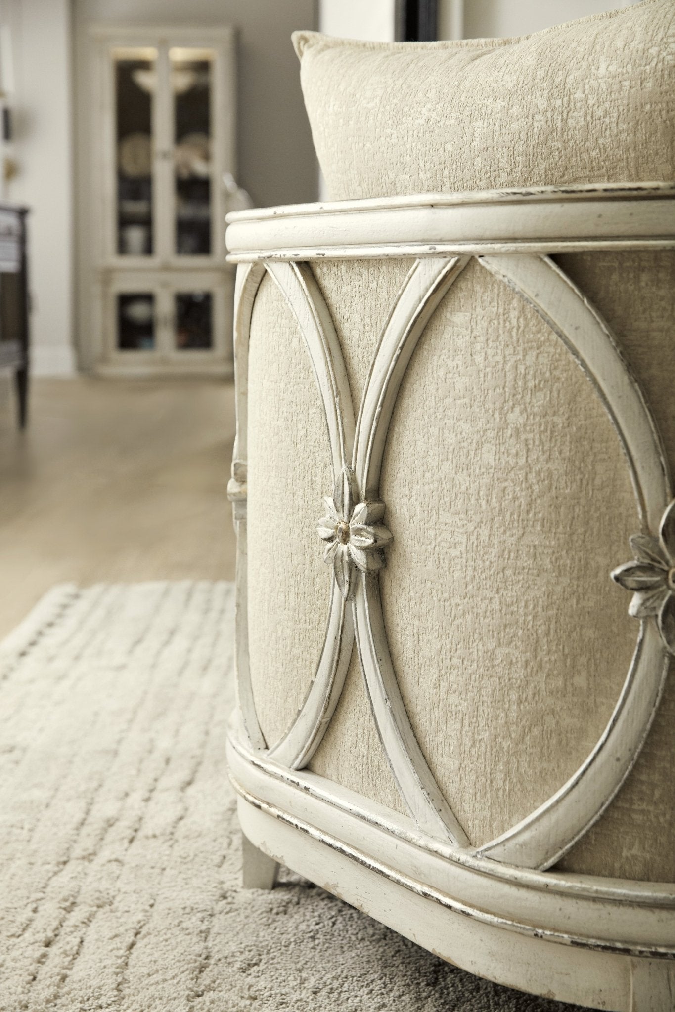 HookerSanctuary Mariette Lounge Chair