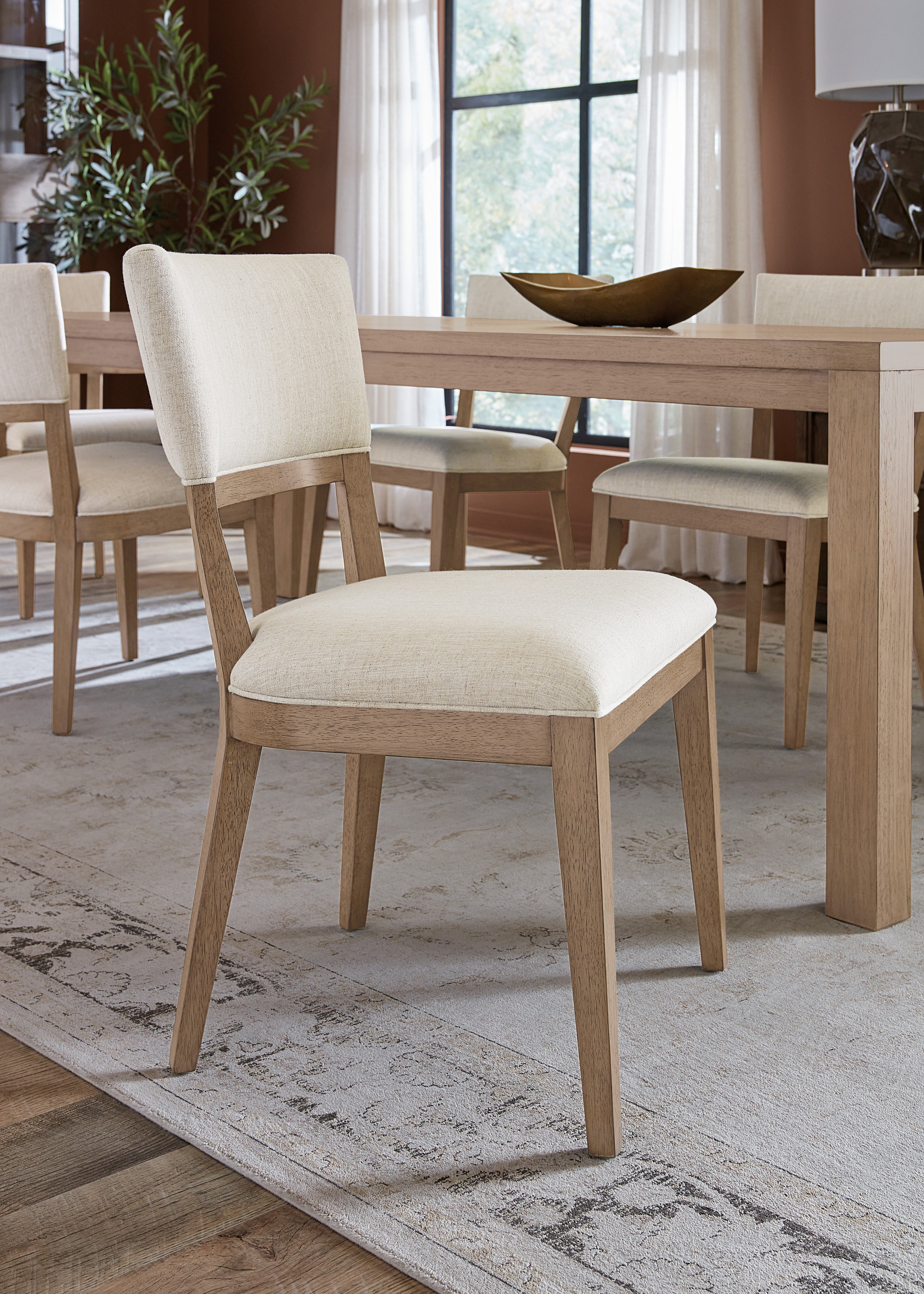 十四行诗软垫边椅