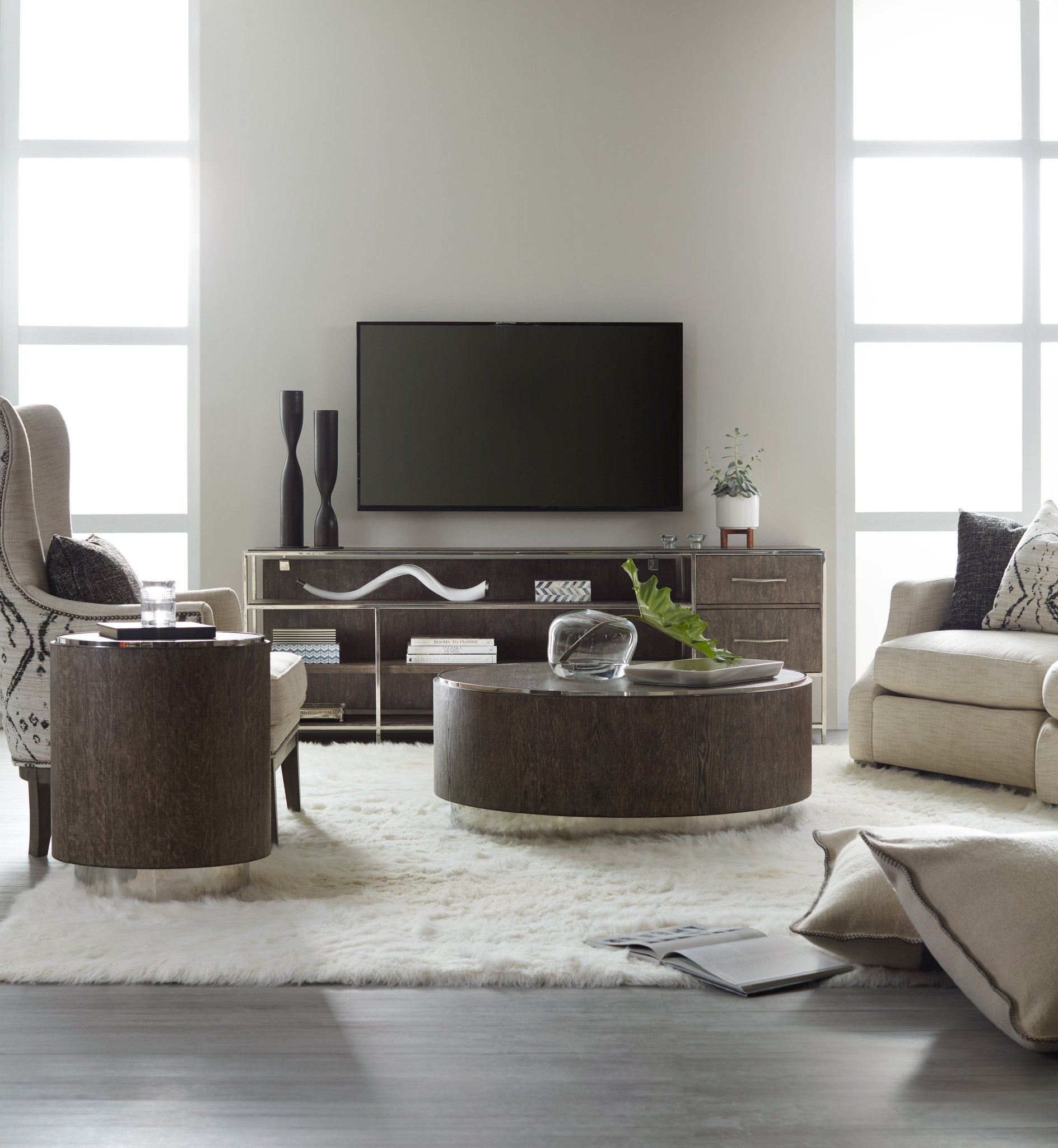 HookerStoria Round End Table