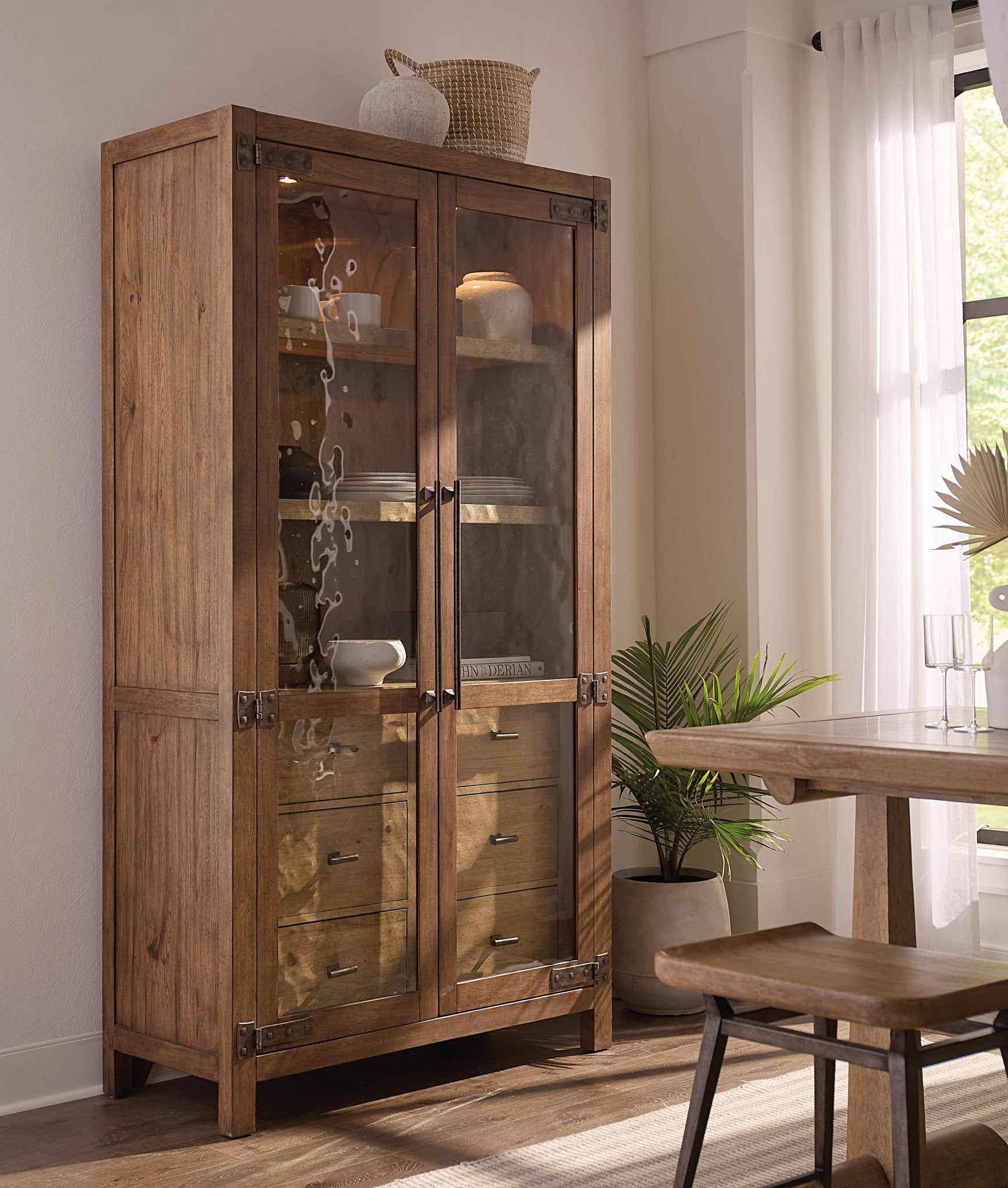 HookerVineyard Row Display Cabinet