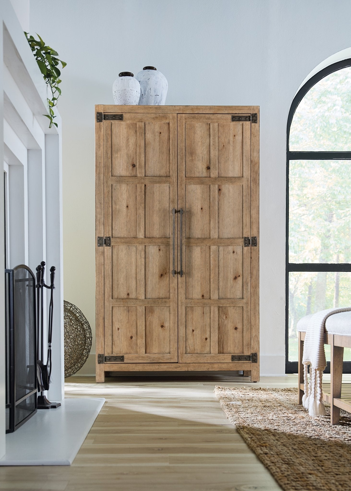 HookerVineyard Row Wardrobe