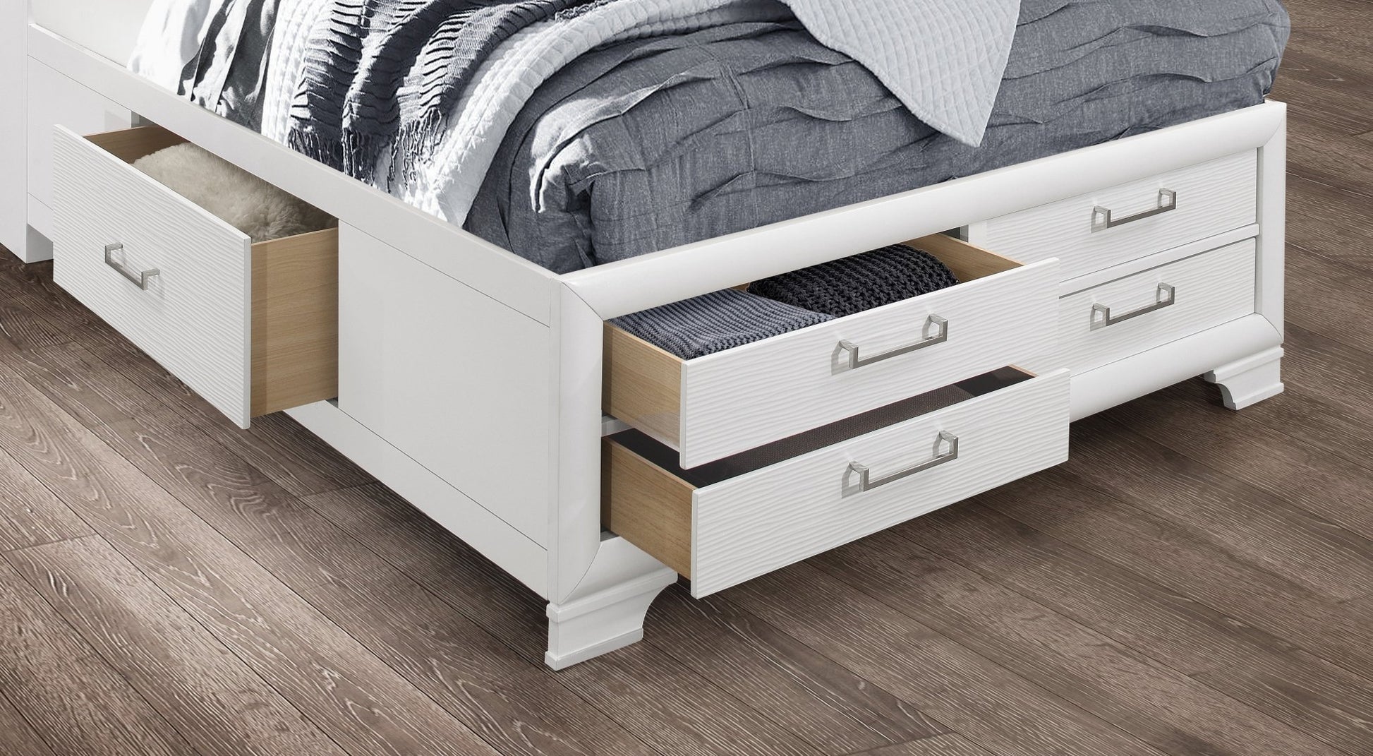 IFDCJordyn (White) Bed Set