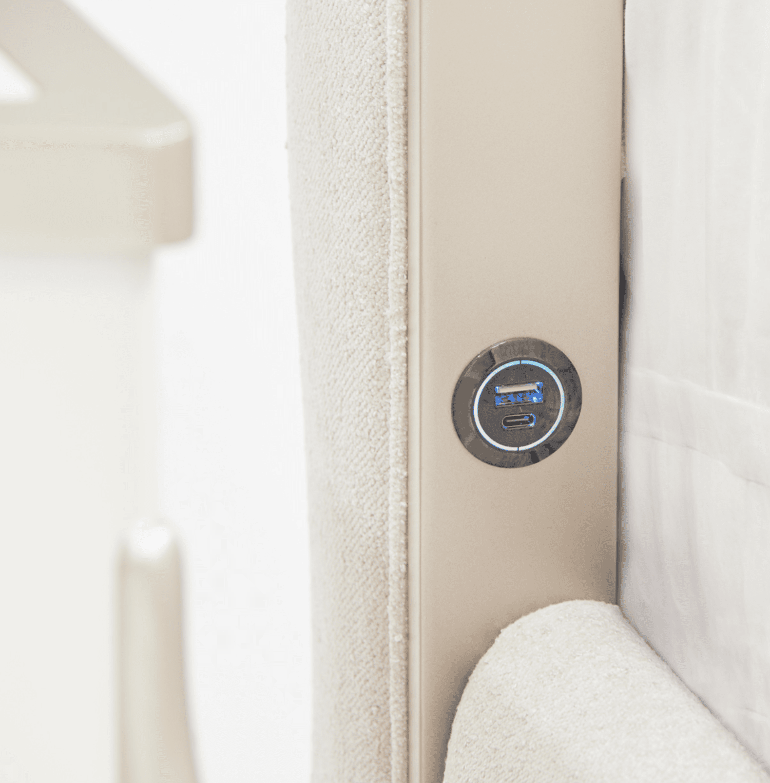 Michael Aminila marisia Creamy Pearl California King Bed 3 pc