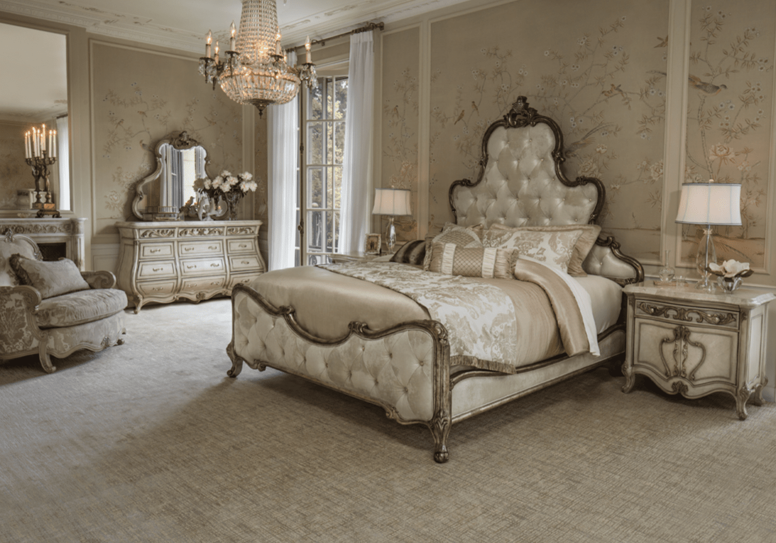 Michael Aminiplatine de royale Antique Platinum Cal King Panel Bed