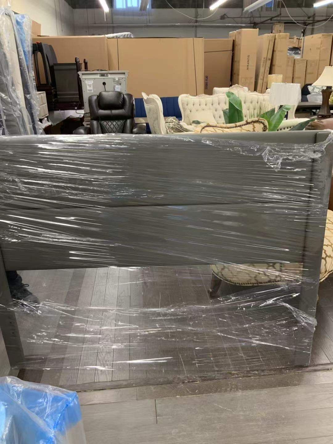 TitusTT T2175 Bed (Gray Leatherette)